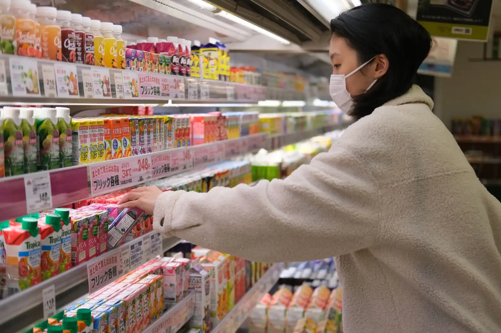 企业数字化转型中软件定制开发与标准化产品的选型对比